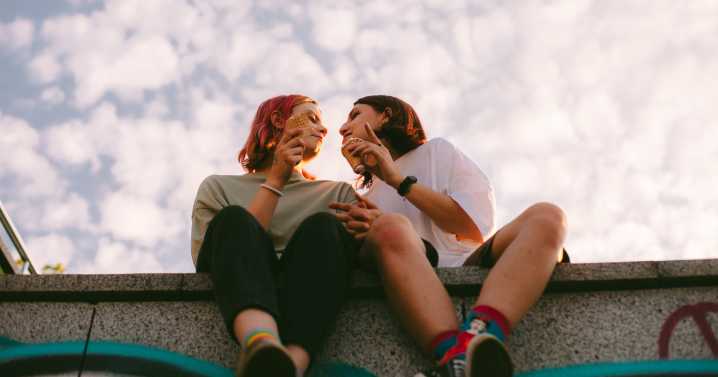 The Best First-Date Questions to Really Get to Know Someone