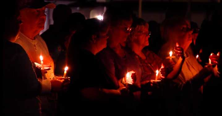 Vigil commemorates 3 teenagers who died in Taylorville crash