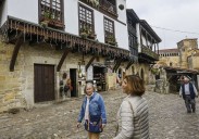 Santillana ya planea una Navidad con 600.000 bombillas
