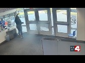 Principal protects students from deer at Ladue Middle School