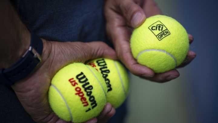 Tennis player who used kissing as anti-doping defense banned