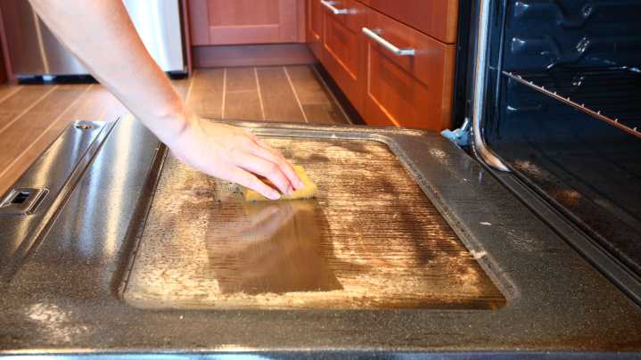 Cleaning Glass Oven Doors Is A Breeze If You Never Skip Out On This Step