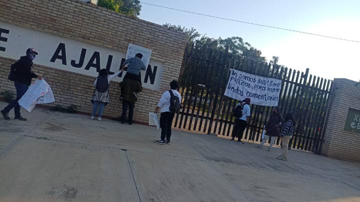 Estudiantes del Tecnológico de la Sierra Negra exigen destitución de la directora por presuntos actos políticos y de represión