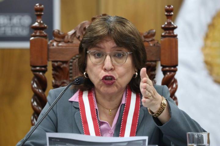 Delia Espinoza denuncia avance hacia una dictadura tras no ser restituida...
