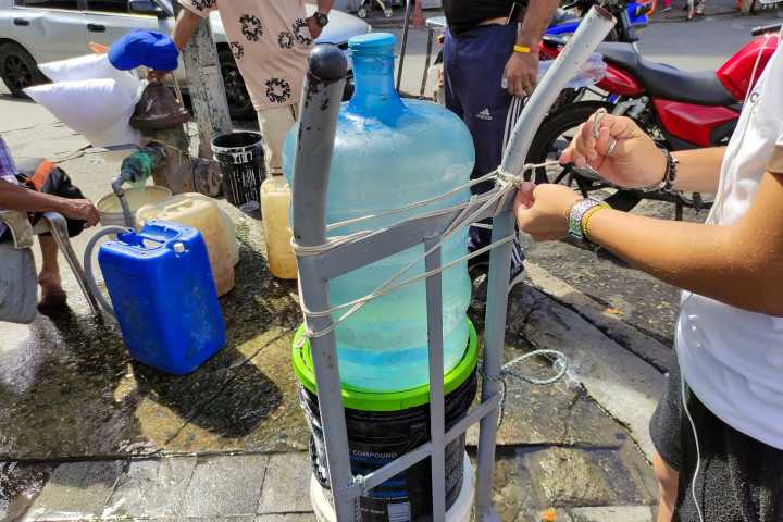 Consejo comunal pide solidaridad a vecinos de El Junquito tras tres meses sin agua
