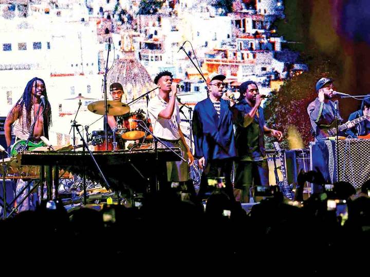 Africa Express rompe fronteras y encuentra comunión musical