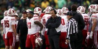 No. 6 Oregon survives lackluster performance with 21