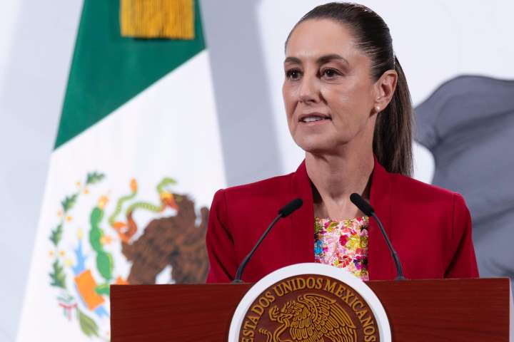 Sheinbaum anuncia que habló por teléfono con Trump sobre acuerdo comercial