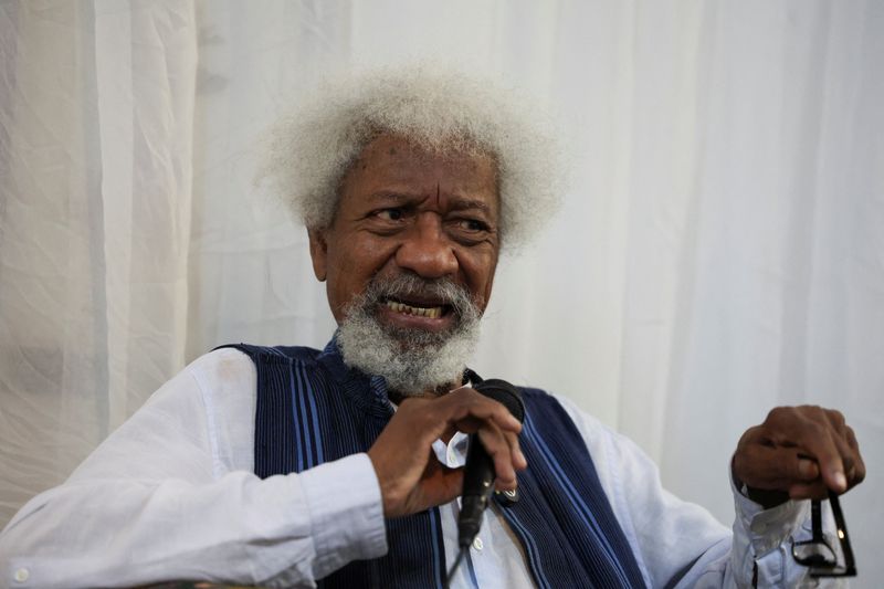 Nigerian Nobel laureate Wole Soyinka says US revokes his visa