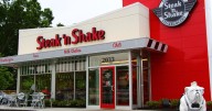 Steak 'n Shake to install US flags at all locations to 'support American values'