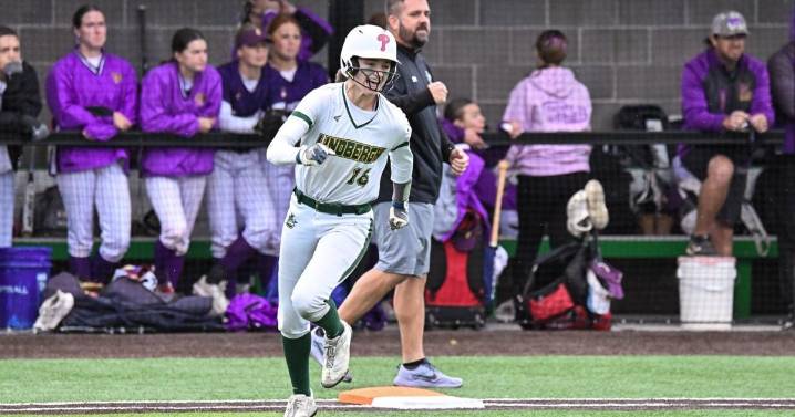 Kristen Cochran rips grand slam to power Lindbergh past Eureka in quarterfinal showdown
