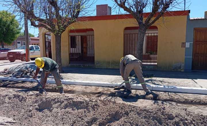 Provincia realiza obras de saneamiento en General Acha