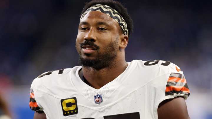 What injury is Myles Garrett dealing with before Browns' London trip?