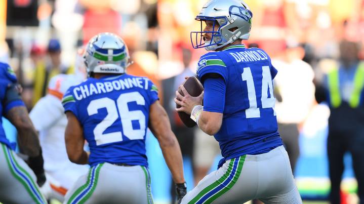 Seahawks’ Kenneth Walker, AJ Barner defend Sam Darnold after crucial INT vs. Buccaneers
