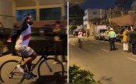 Peruano en bicicleta grita eufórico frente a la casa de Dina Boluarte tras su vacancia y redes lo apoyan: “Nos representa a los 33 millones”