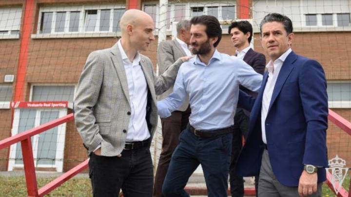 El Sporting sigue sin fichar en Primera RFEF y supera la década sin pescar en ese mercado por diversos motivos