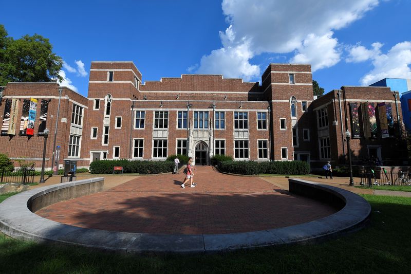 In a switch, Trump White House seeks to reward colleges for abiding by its ideological terms
