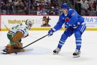 Deadspin | Avalanche rally in 3rd, but Hurricanes prevail in shootout