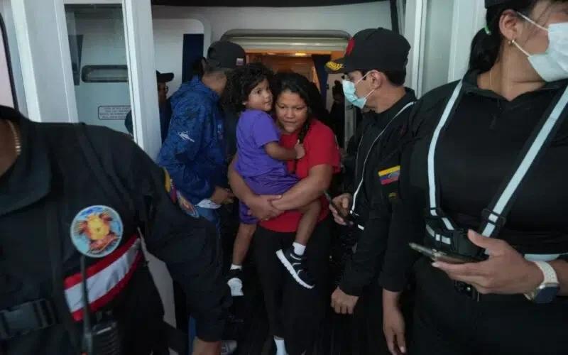 217 venezolanos fueron repatriados en vuelo proveniente de Texas