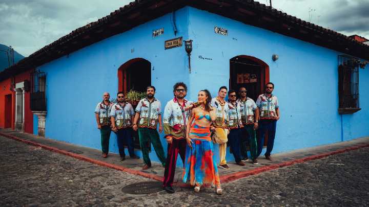 Cumbia, corazón y esperanza: el regalo musical de nuestros 35 años