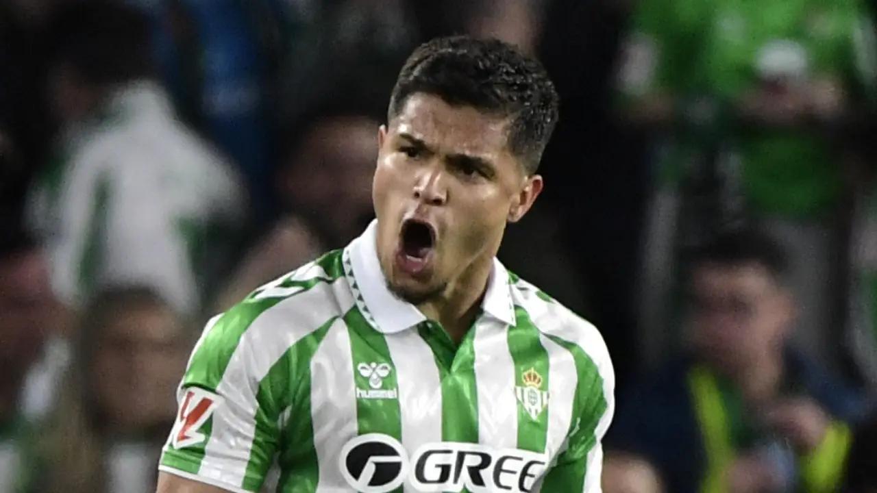'Cucho' Hernández llega fino a Selección Colombia; marcó golazo en Betis vs Espanyol
