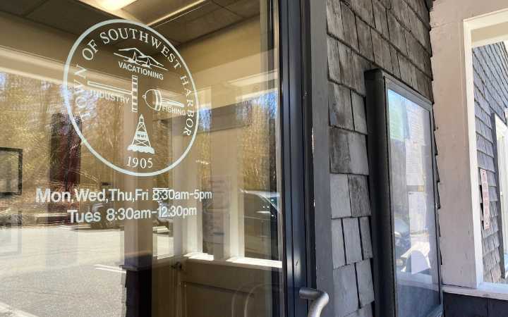 Southwest Harbor gives conditional approval to subdivision near a landfill