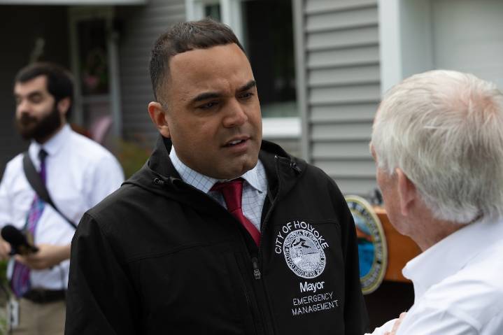 Bracing for shutdown aftershocks, Holyoke readies for wave of need