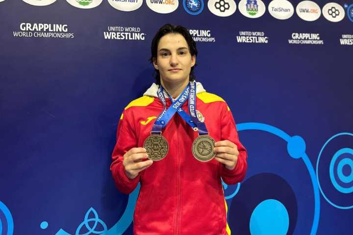 La cartagenera Carlota Prendes hace historia con doble oro mundial en Lucha Grappling