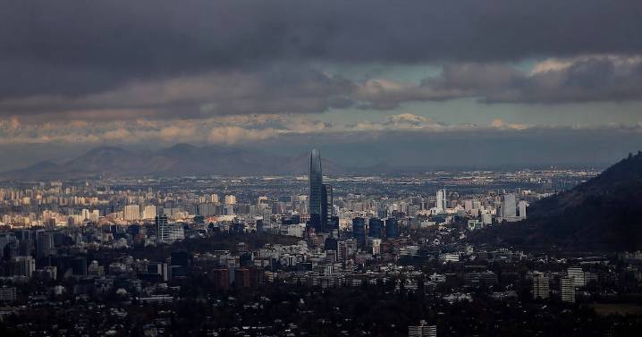 PIB per cápita: Chile sigue tercero en la región, pero pierde terreno frente a Uruguay y no superará los US$42 mil a 2030