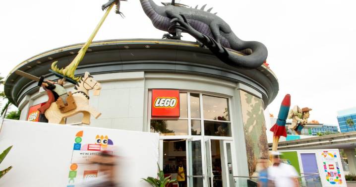 Downtown Disney Lego Store workers tout a union campaign