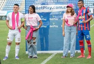 Fundación Corazón Rosa lleva su mensaje de vida al estadio