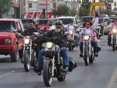 ¿Cómo deben convivir automovilistas y motociclistas? Aquí le decimos