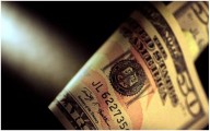 El dólar bajó 10 pesos y el Tesoro de EEUU volvió a vender en el mercado sobre el final de la jornada