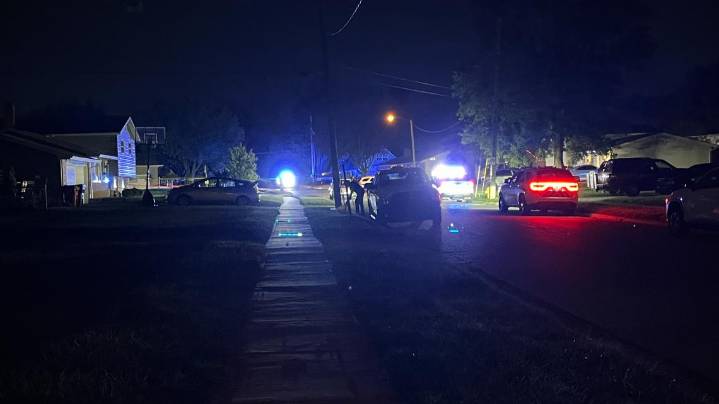 Officer shot, suspect killed after barricade incident in Grove City, police say