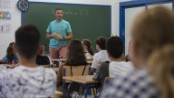Los institutos de Madrid tendrán una partida para reducir horas de clase al profesorado y refuerzo de la educación de 0 a 3 años
