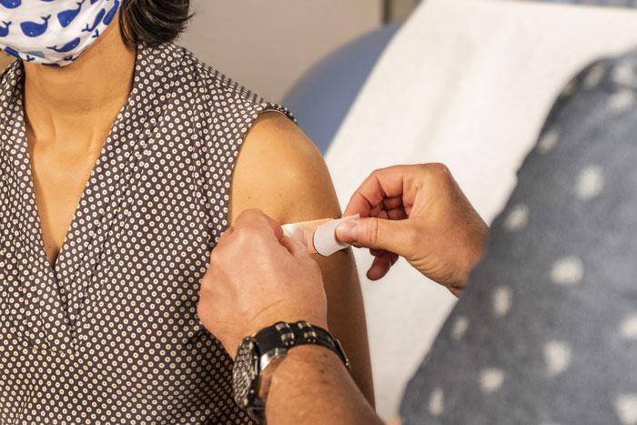 Governor extends executive order for all New Yorkers to receive updated COVID shot