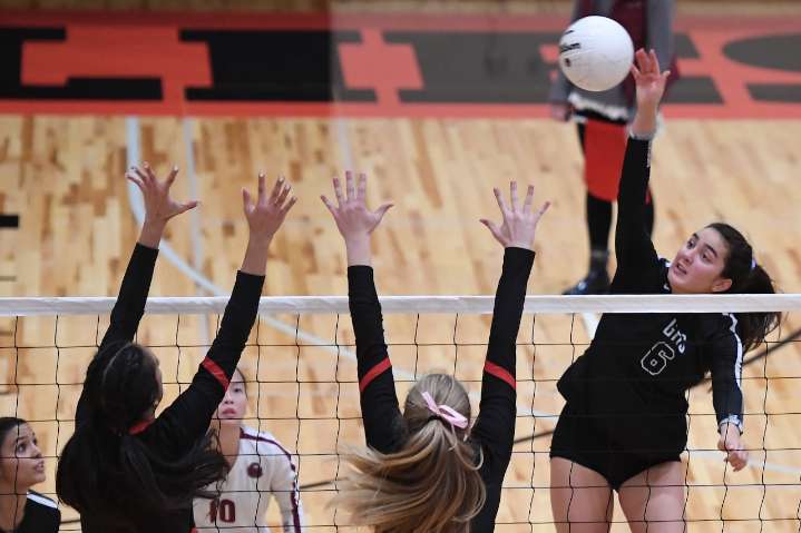 Watch live: Nelson vs. Glencoe in Oregon high school volleyball playoffs (10/29/2025)