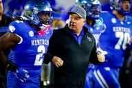 Stoops doesn't regret late playcalling in OT loss to Texas