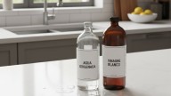 Mezclar agua oxigenada y vinagre: por qué recomiendan hacerlo y para qué sirve