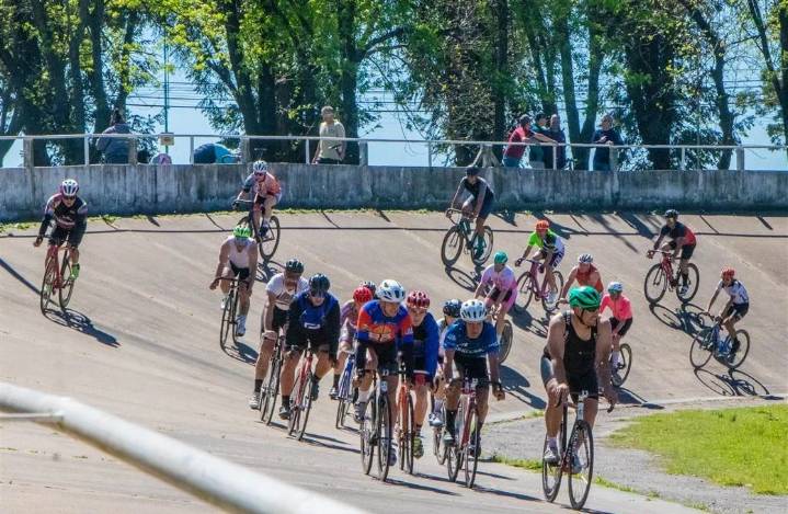 Se realizó la primera fecha del Campeonato Pistero en el velódromo de la ACJ