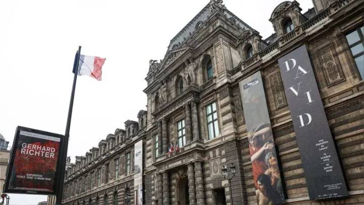 Todo lo que se sabe sobre el impresionante robo al museo del Louvre que mantiene en vilo a Francia