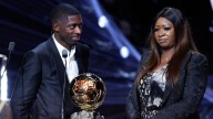La madre del futbolista Ousmane Dembéle enfrenta un litigio fiscal en Francia por un “regalo” de 200.00 euros que le hizo su hijo