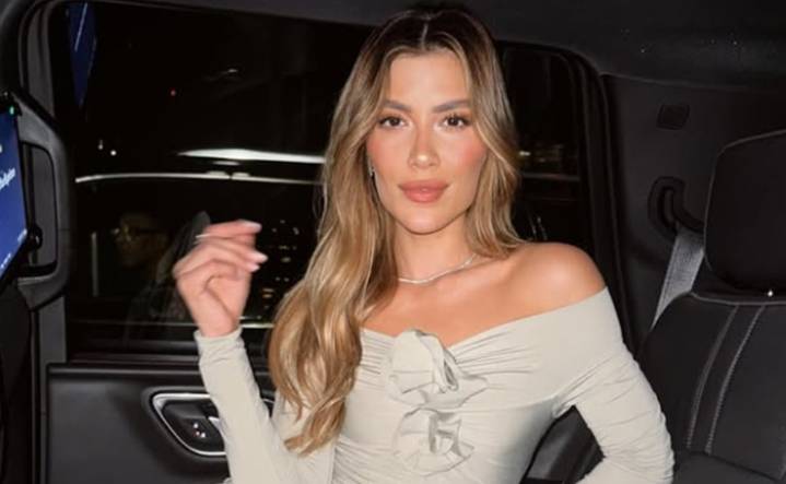 Michelle Salas, hija de Luis Miguel, sufre nueva crisis de salud y debe usar muletas para caminar