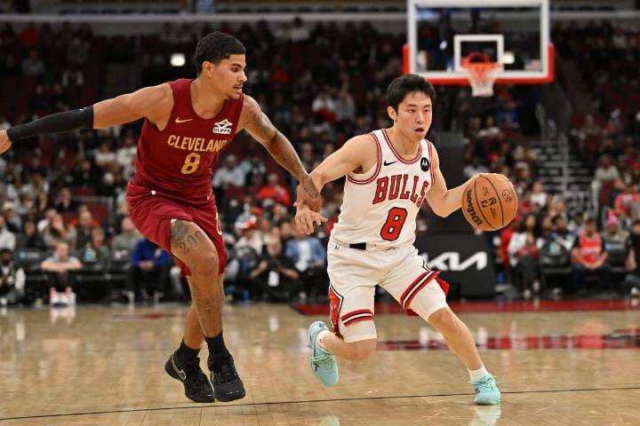 Bulls waive fan favorite Yuki Kawamura after discovering 'medical condition'