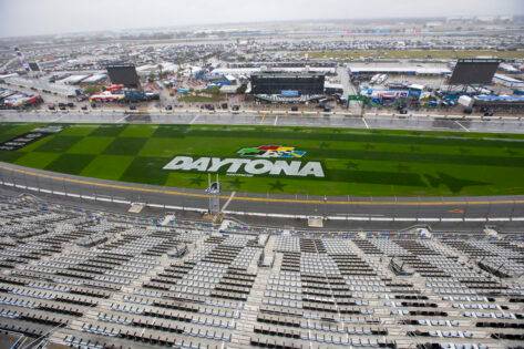 Calls for Shortening NASCAR Schedule Rise as Fans Experience Racing Fatigue As debates intensify, fans question NASCAR’s marathon-like 36-race calendar, urging a season rethink to restore balance. Jah