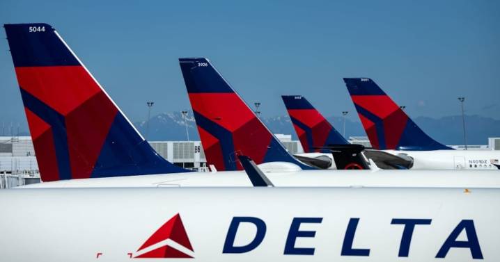 Delta: Premium demand, higher fares fuel earnings