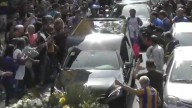 El último adiós a Russo: concluyó el velorio y el cortejo se dirige al cementerio