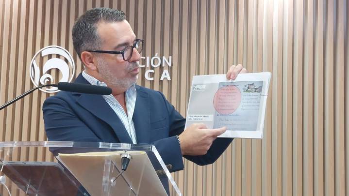 El "lobo vegetariano" y la "ganadería contaminante", los estigmas que denuncia Folch en libros de texto