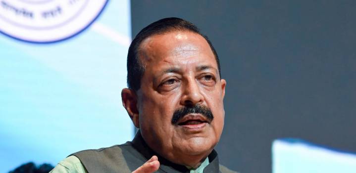 Union Minister Jitendra Singh reviews Multi-Hazard Early Warning DSS and “Mausamgram” at IMD headquarters