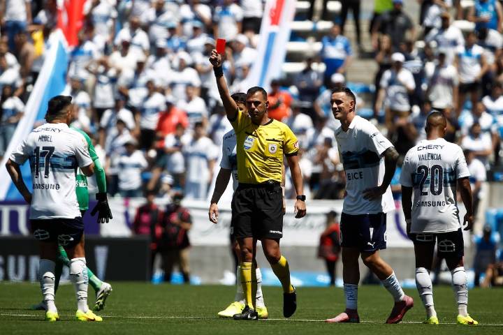 Tribunal de Disciplina confirma drásticas sanciones para Gary Medel y Fernando Zampedri tras el Clásico Universitario